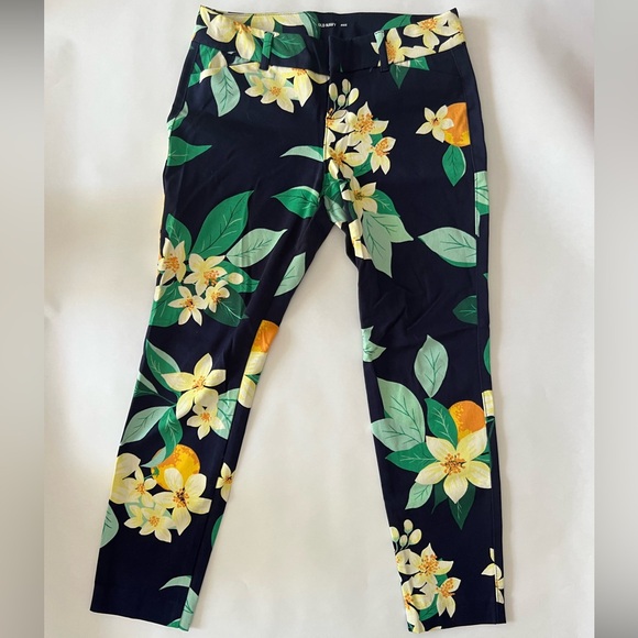 Old Navy Pants - Old Navy Floral Print Pixi Pants